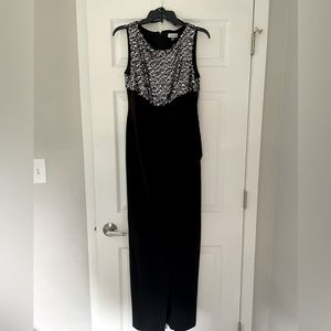 NWT Calvin Klein black/sequence Women’s SZ 6 floor length dress